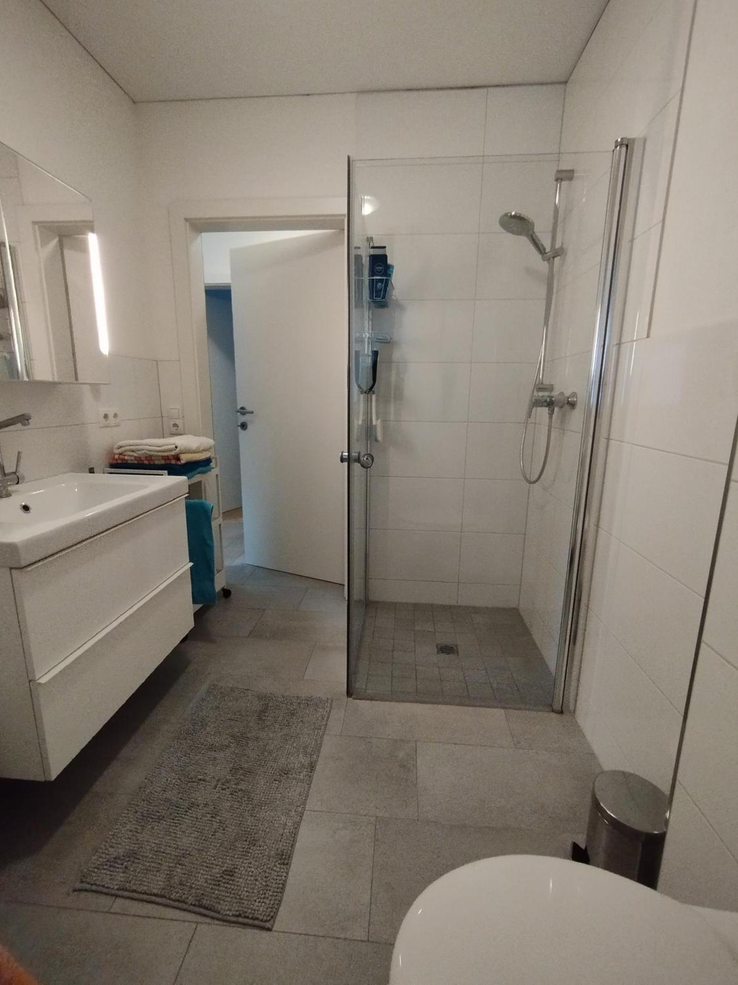 Crown Living Design Apartment - Gratis Parkplatz - Wlan - Kueche - Self Check-In Altach Exteriör bild